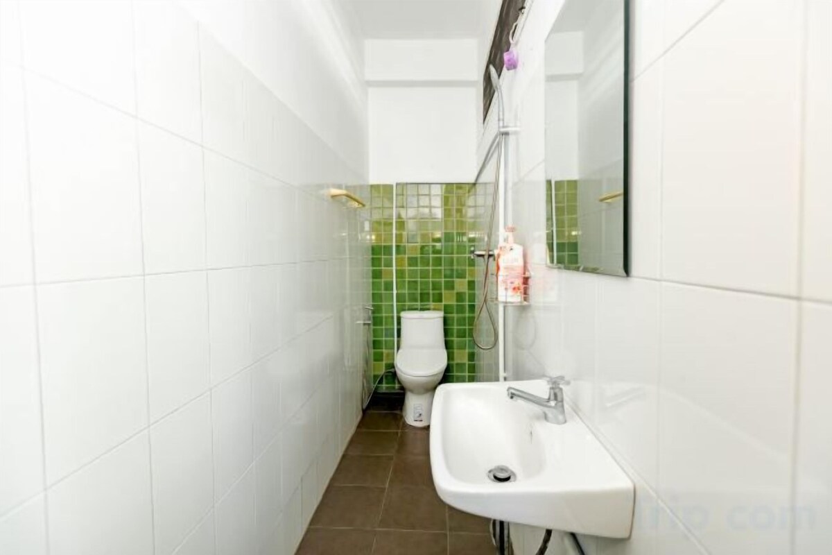 Air condition with Bathroom private