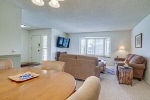 TV, fireplace, books - Sun City West Retreat Near Golf & Spring Training! (Sun City West)