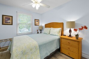 2 dormitorios, tabla de planchar con plancha, Internet y ropa de cama