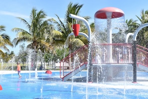 A heated pool - Bring your umbrella drinks @Tiki Beach Too! Shipyard 2bed/2bath (Key West)