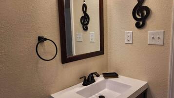 Douche, serviettes fournies