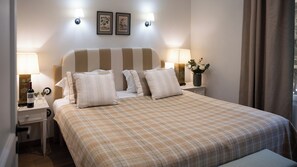 4 chambres, bureau, Wi-Fi, draps fournis