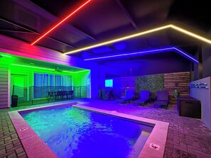 Utendørsbasseng og et oppvarmet basseng