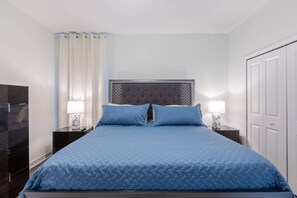 5 habitaciones, tabla de planchar con plancha, cuna de viaje y wifi 