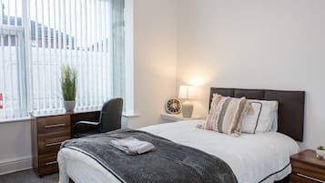 4 habitaciones, tabla de planchar con plancha y wifi gratis
