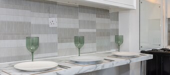 Charming 4-bed Guest House in Salford