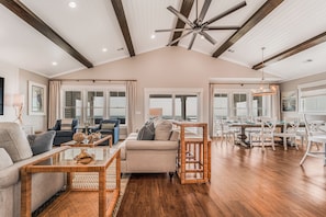 Smart TV, books, video library - New 8BR/7.5BA with Spectacular Ocean View, Elevator, Private Heated Pool (Ocean Isle Beach)