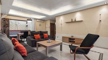 Een televisie en een kantoor