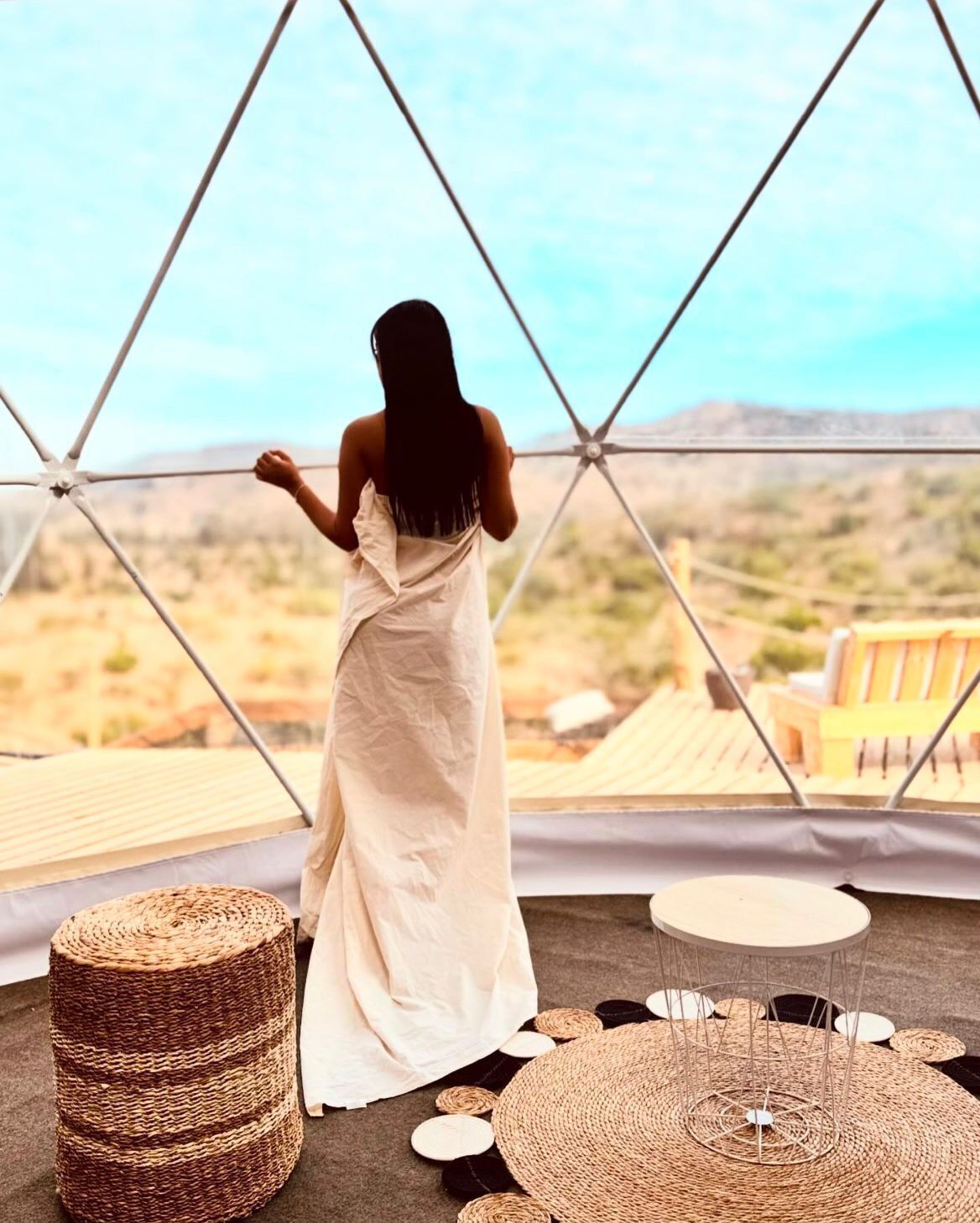 1 kamar tidur, minibar, dan dilengkapi dengan perabotan berbeda-beda