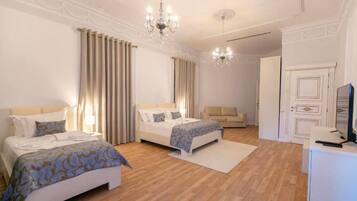 1 bedroom, in-room safe, desk, blackout curtains