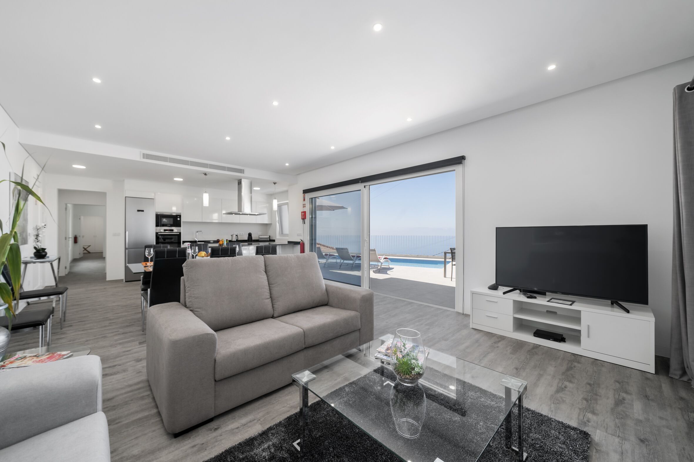 Smart-tv och bordsfotboll