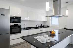 Frigorifero, microonde, forno, lavastoviglie