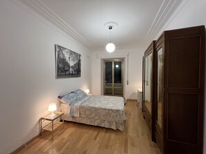 2 bedrooms, desk, iron/ironing board, travel crib