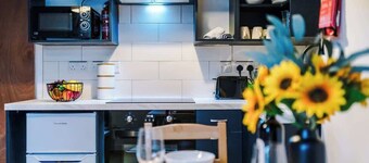 NEW! Spacious apartment, ideal for business & work