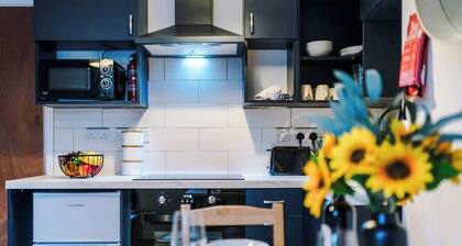 NEW! Spacious apartment, ideal for business & work