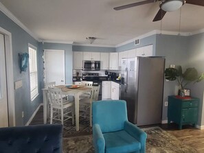 Fridge, microwave, oven, stovetop - Great Views And Just Steps to the Beach - Moonraker #31 - Sleeps 6 (Gulf Shores)