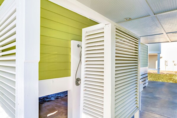 Property grounds - Family Tides - Dog-Friendly, Resort Pool, 2-min Walk To Beach! (St George Island)