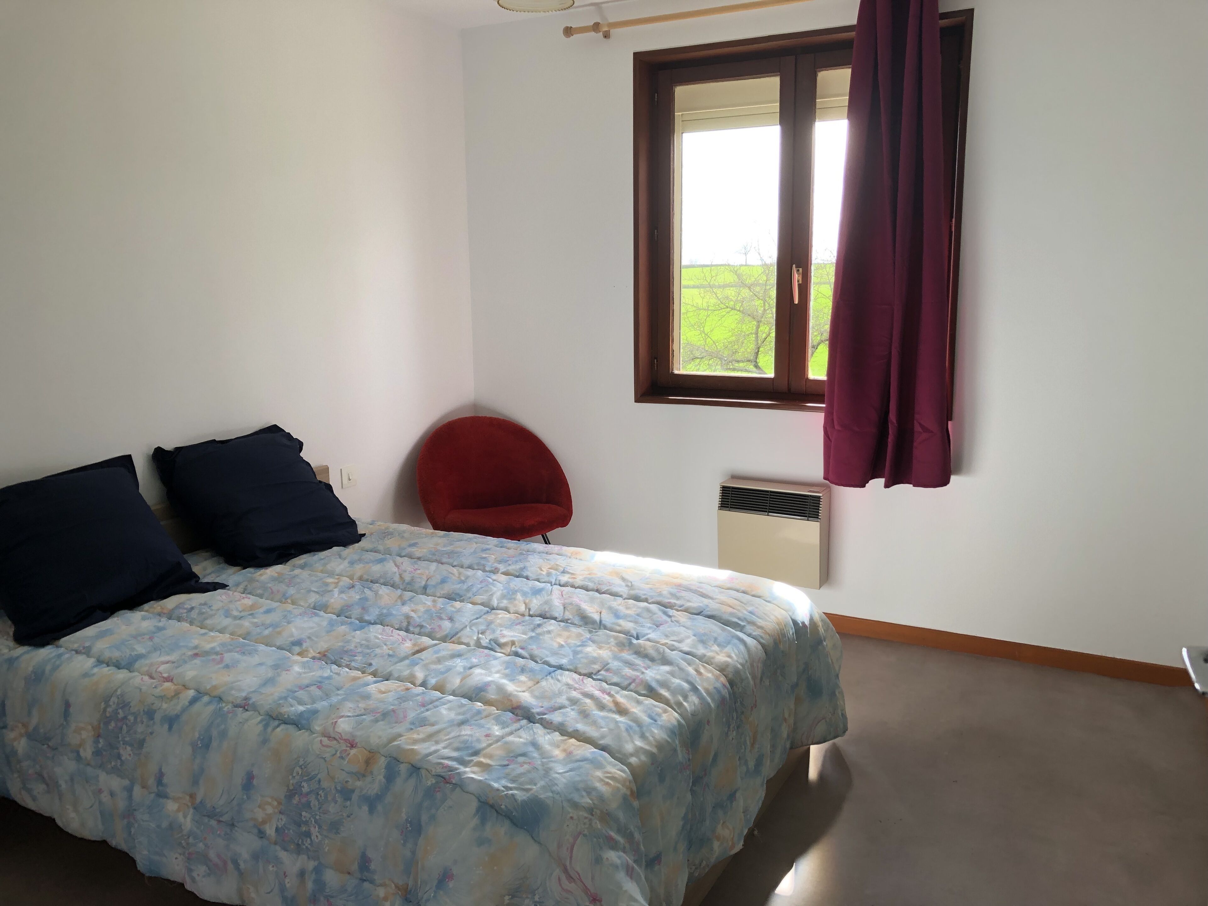 2 bedrooms, iron/ironing board, bed sheets