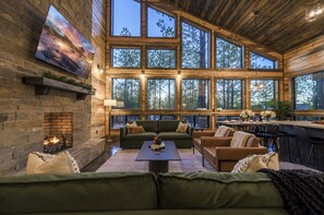 Una Smart TV, una chimenea, videojuegos, una biblioteca de música