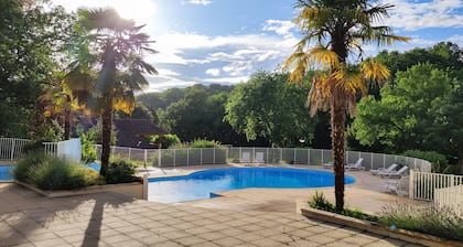 France - Charming Nordic-style chalet for 6 people 40km from Cahors.