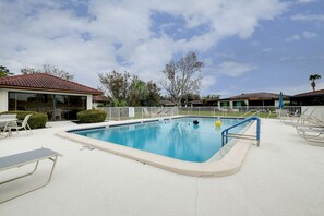 Piscine extérieure