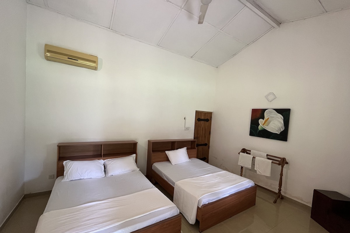 Family Room | 1 bedroom, minibar, desk, free WiFi