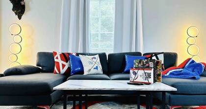 Cozy Two-Bedroom Bills themed Getaway💙♥️