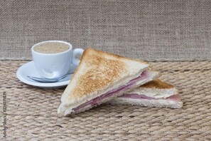 Esmorzar diari d'autoservei gratuït 