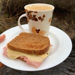 Tägliches inbegriffenes Frühstück zur Selbstbedienung
