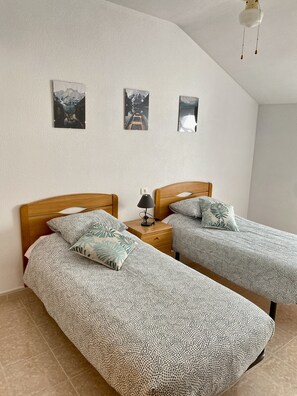 2 bedrooms, WiFi, bed sheets