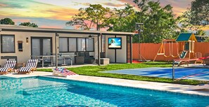 屋外プール、温水プール