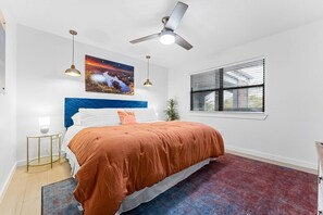 2 slaapkamers, een strijkplank/strijkijzer, reisbedje, wifi