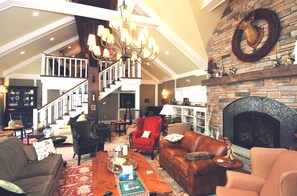 Smart TV, fireplace, DVD player, books