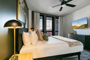 2 bedrooms, iron/ironing board, WiFi, bed sheets - Urban Odyssey: Iconic 2BR NOLA Condo with Balcony (New Orleans)