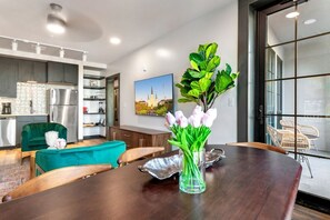 Interior - The Pelican's Enchanting 2BR Condo with Balcony (New Orleans)