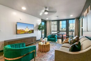 TV - The Pelican's Enchanting 2BR Condo with Balcony (New Orleans)