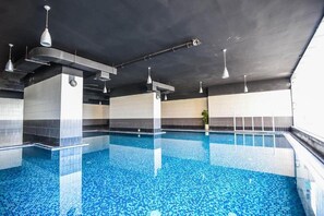 Piscine couverte, piscine extérieure