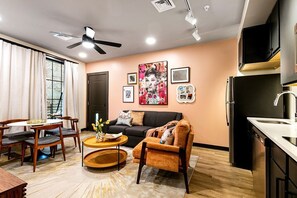 TV - Stylish 2BR Pelican Stay Condo with 2 Balconies (New Orleans)