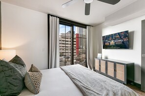 2 habitaciones, tabla de planchar con plancha y ropa de cama 