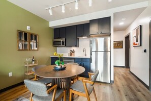 Fridge, microwave, oven, stovetop - Whimsical NOLA 2BR Condo (New Orleans)