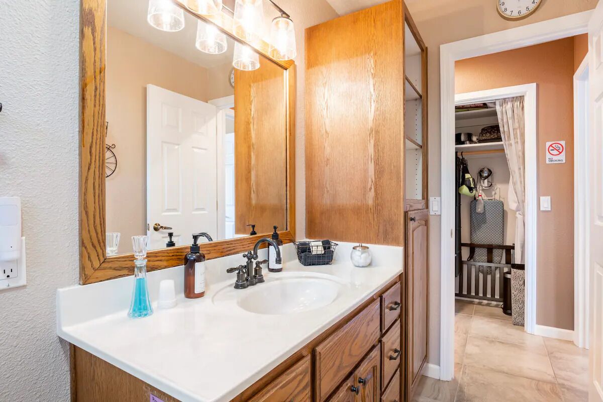 Dusch, hårtork, bidé och handdukar