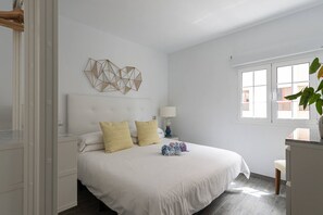 1 bedroom, desk, iron/ironing board, travel cot - 'kesh' Apt. - Comfortable and Lovely - Superior Apartment (Las Palmas de Gran Canaria)