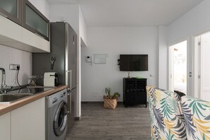 Fridge, microwave, oven, stovetop - 'kesh' Apt. - Comfortable and Lovely - Superior Apartment (Las Palmas de Gran Canaria)