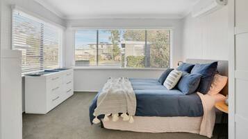 3 bedrooms, free WiFi, bed sheets