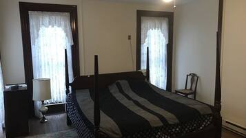 7 bedrooms, WiFi, bed sheets