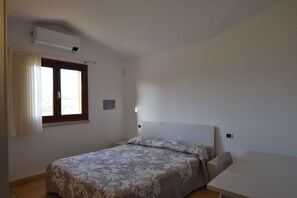 2 bedrooms, iron/ironing board, free WiFi