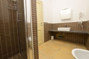 Shower, hair dryer, bidet - Luisa Apartment in Budoni, shared pool (Budoni)