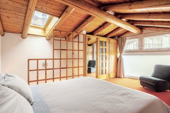 1 chambre, fer et planche à repasser, Wi-Fi gratuit, draps fournis