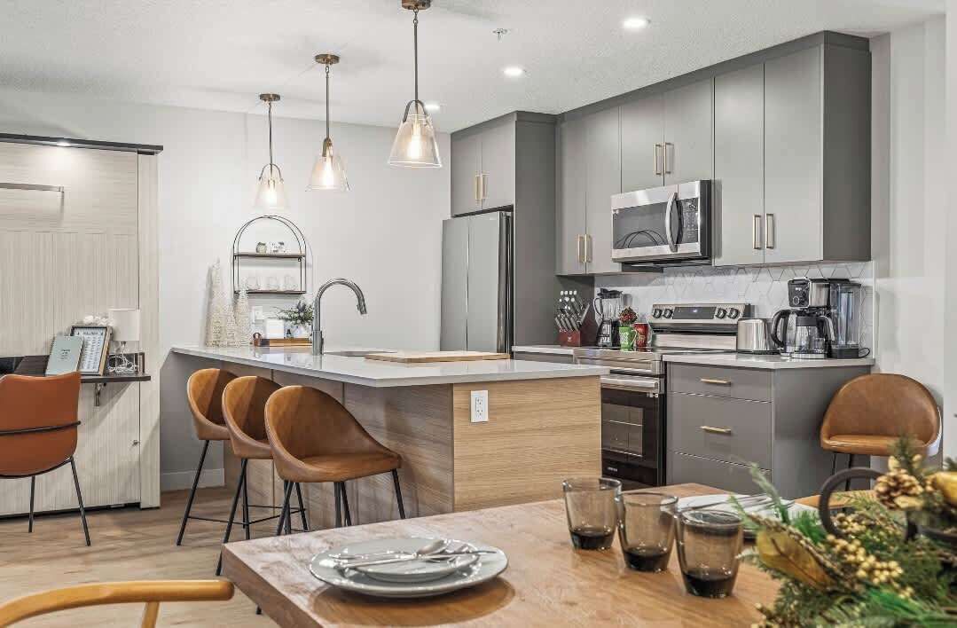 Kjøleskap, mikrobølgeovn, ovn og oppvaskmaskin