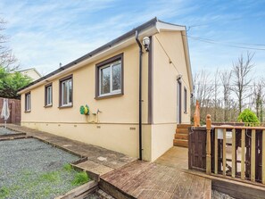 Exterior - Ffynnon Dewi - UK45909 (Martleytwy, near Narberth)